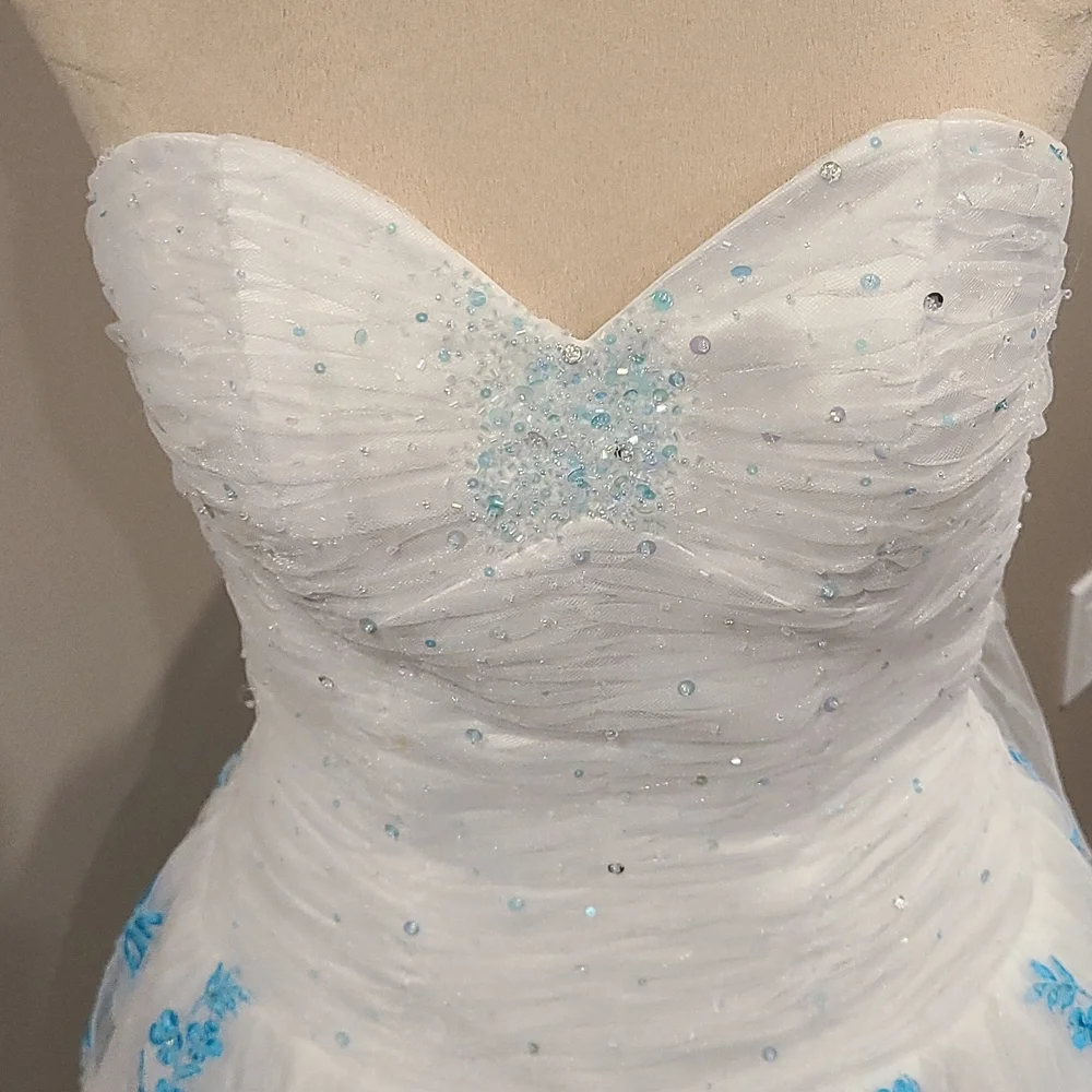Alyce prom dress - Picture 2 of 10